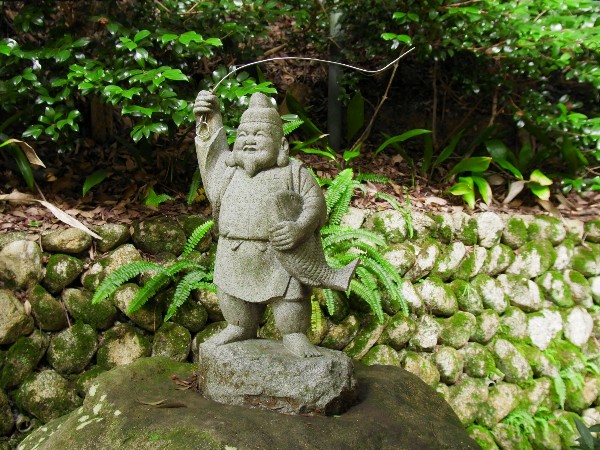 三都神社の恵比寿像