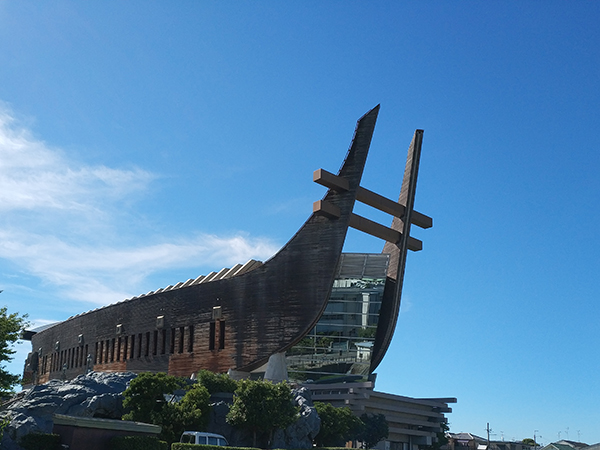 シュラホール
