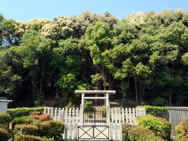 塚穴古墳(来目皇子墓)