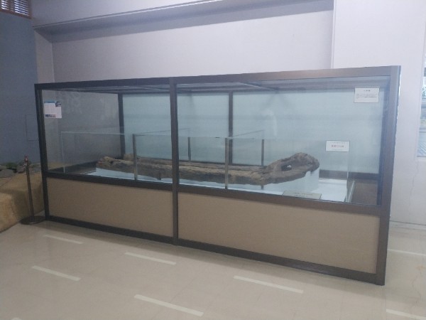 藤井寺市図書館にある小型の修羅