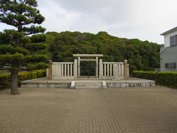白鳥陵古墳(日本武尊陵)