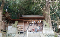 腰神神社の絵馬堂