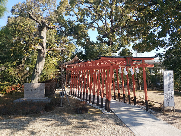 辛國神社の春日稲荷神社