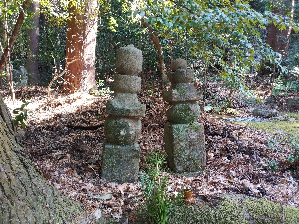 畠山高政の墓