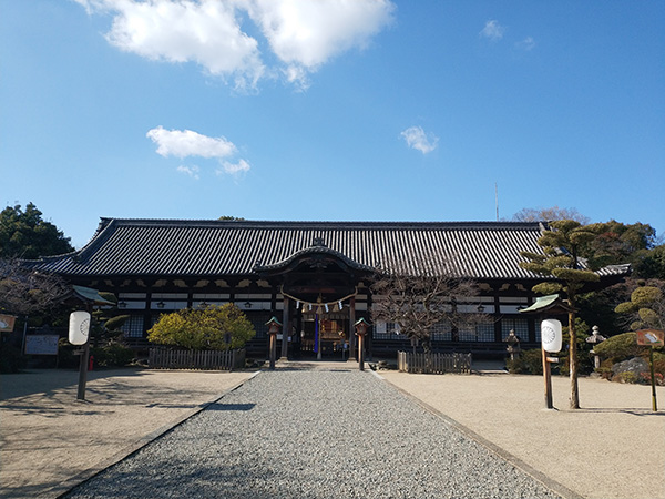 誉田八幡宮の拝殿