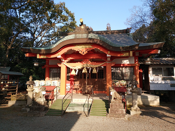 西代神社の拝殿