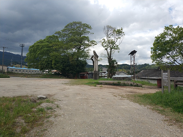 御旅所古墳の全景3