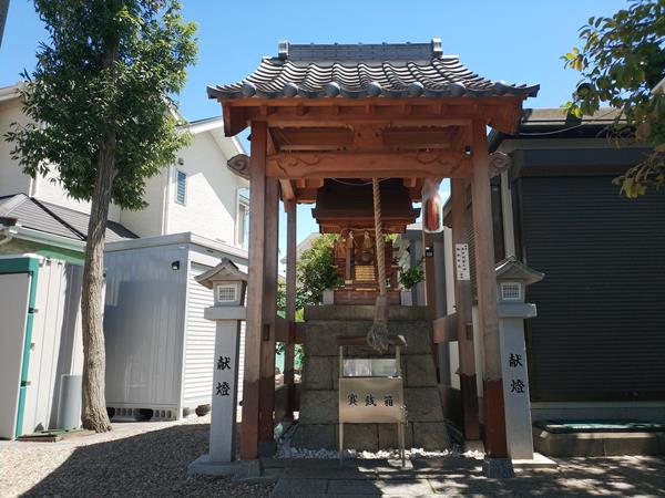 羽曳が丘神社の本殿2