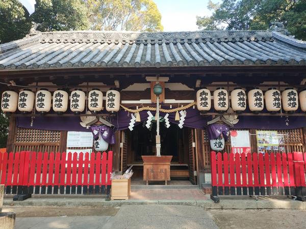 熱田神社の拝殿2