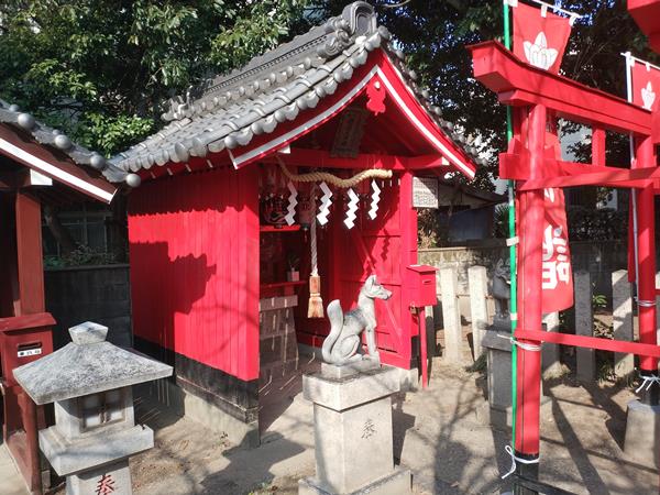 熱田神社境内にある稲荷社
