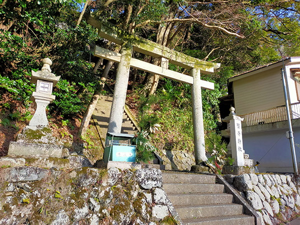蟹井神社の正面
