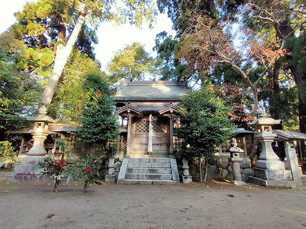 蟹井神社の本殿01