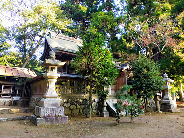 蟹井神社の本殿02