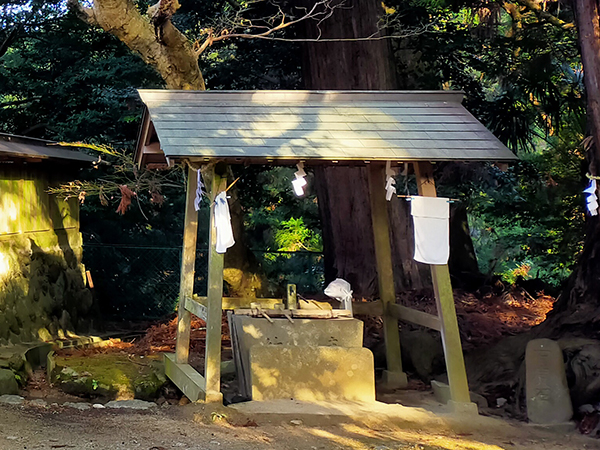 蟹井神社の手水舎