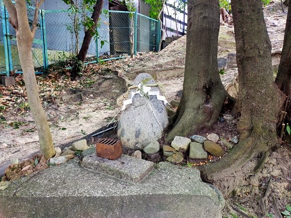 五軒家神社にある賽の神
