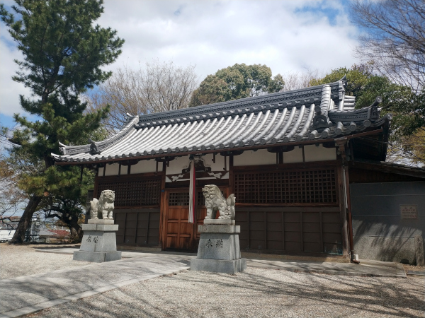 古室八幡神社の拝殿02