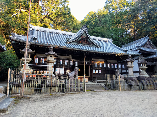 科長神社の拝殿