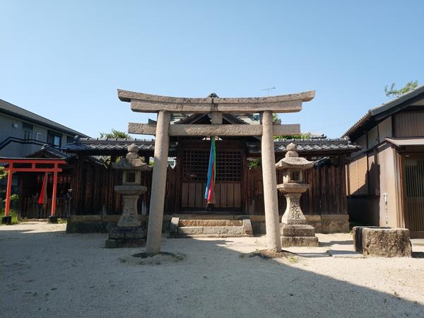 軽羽迦神社の社殿