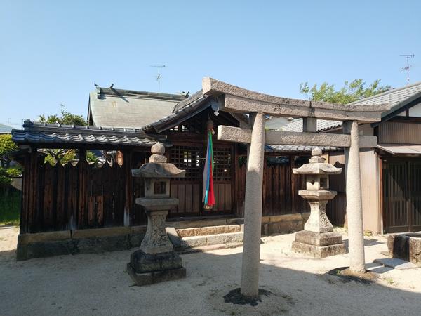軽羽迦神社の社殿