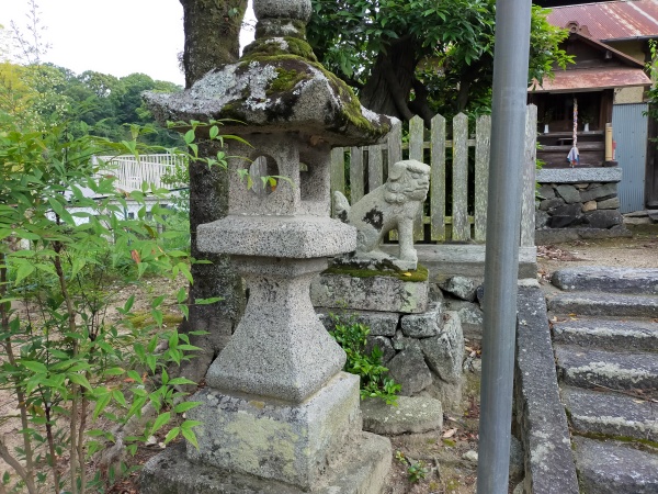 中佐備天満宮の灯篭