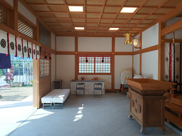 大堀八幡神社の拝殿内
