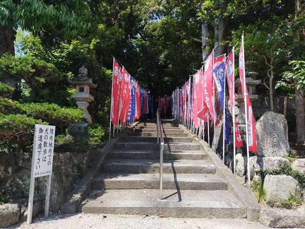 赤坂上之山神社の階段