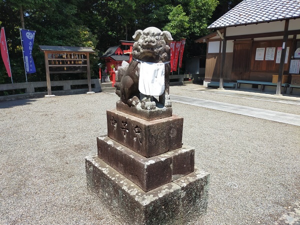 赤坂上之山神社の狛犬