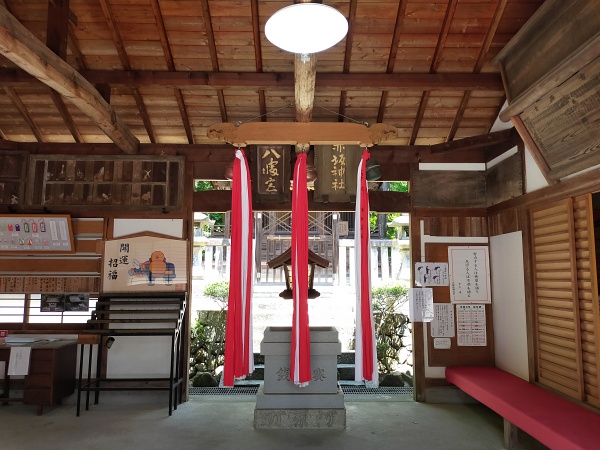 赤坂上之山神社の拝殿