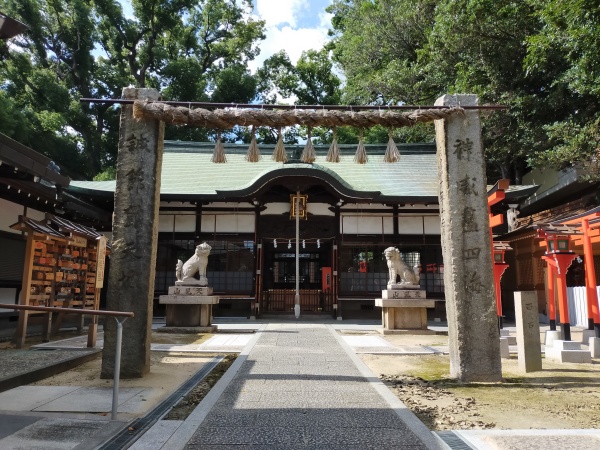 阿麻美許曾神社