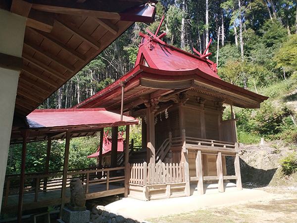 咸古神社の本殿