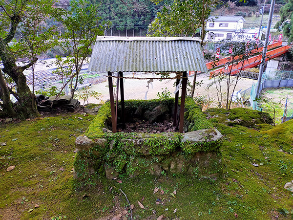 流谷八幡神社にある井戸