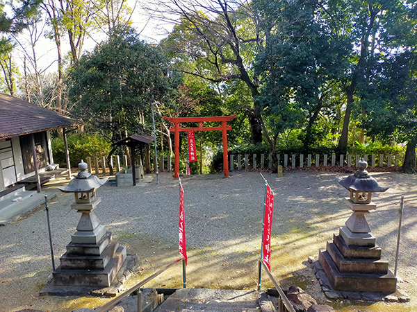 池之原神社の境内