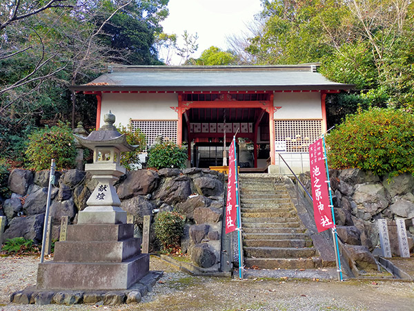 池之原神社の拝殿
