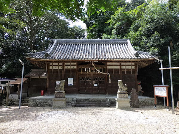 杜本神社の拝殿