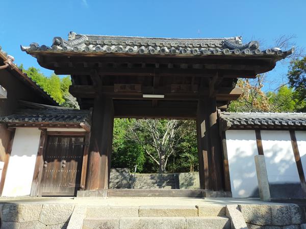 通法寺跡の山門