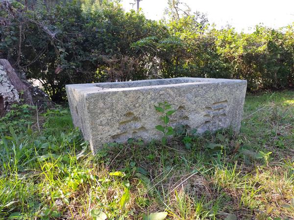 通法寺跡にある水盤