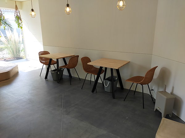 THE BAKE STOREのイートインコーナー