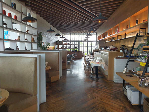 ONIJUS COFFEE VILLAGE(オニジャズ)の店内