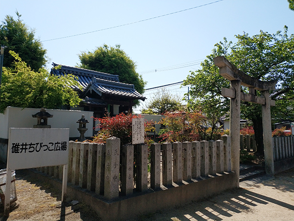 碓井八坂神社の全景