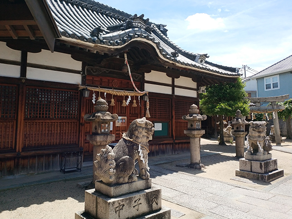 小山産土神社の拝殿