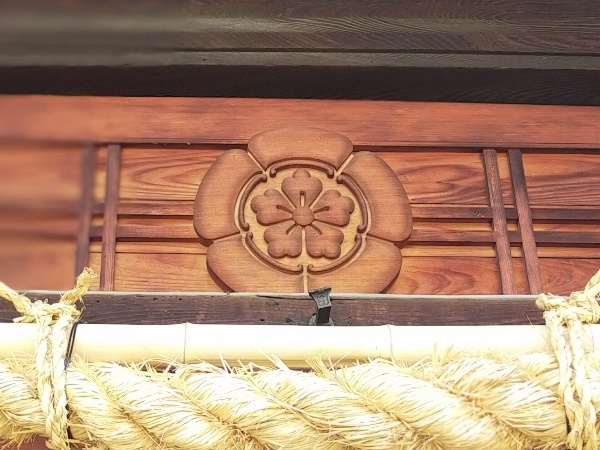 小山産土神社の神紋