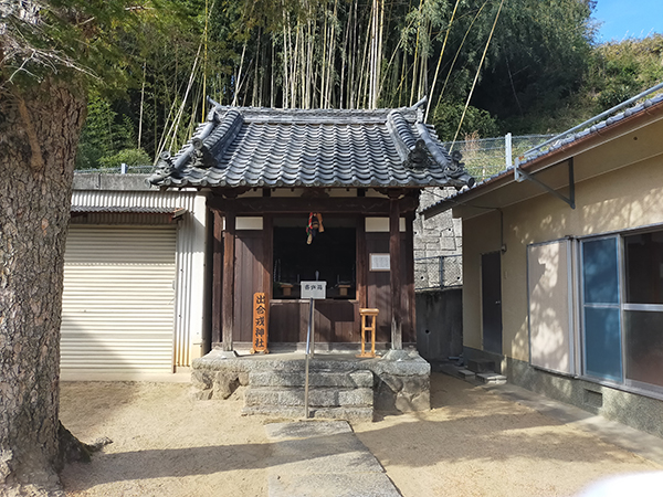出合戎藤野森神社の社殿