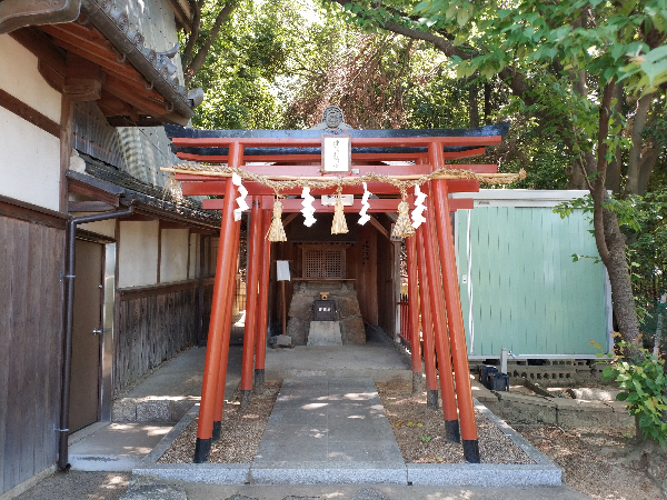 津堂八幡神社の稲荷社