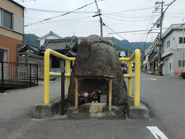 八尾市恩地にあるめなし地蔵