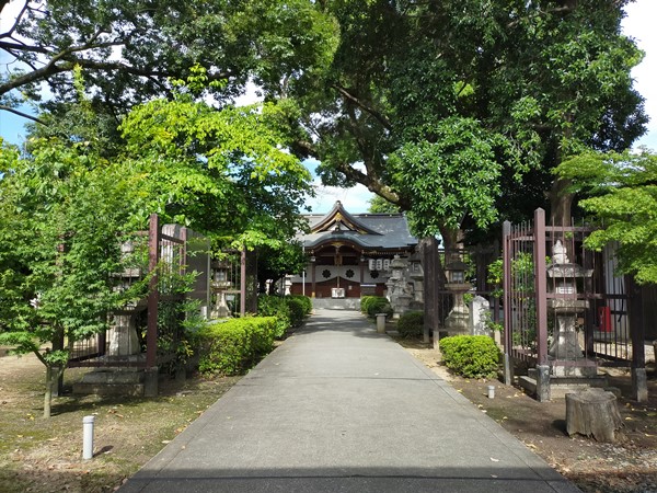 黒田神社の境内