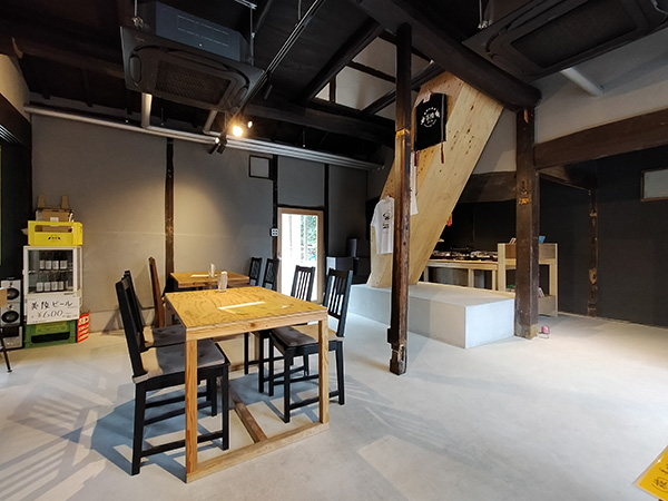 MONZENの店内