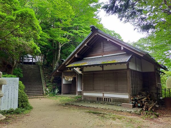 千早神社の社務所